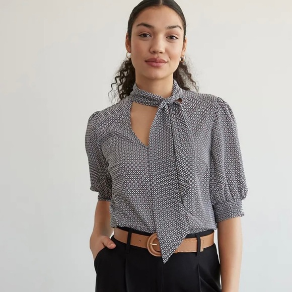 NWT V neck with ties, smocked sleeves, size L purple Reitman’s blouse - Picture 1 of 9